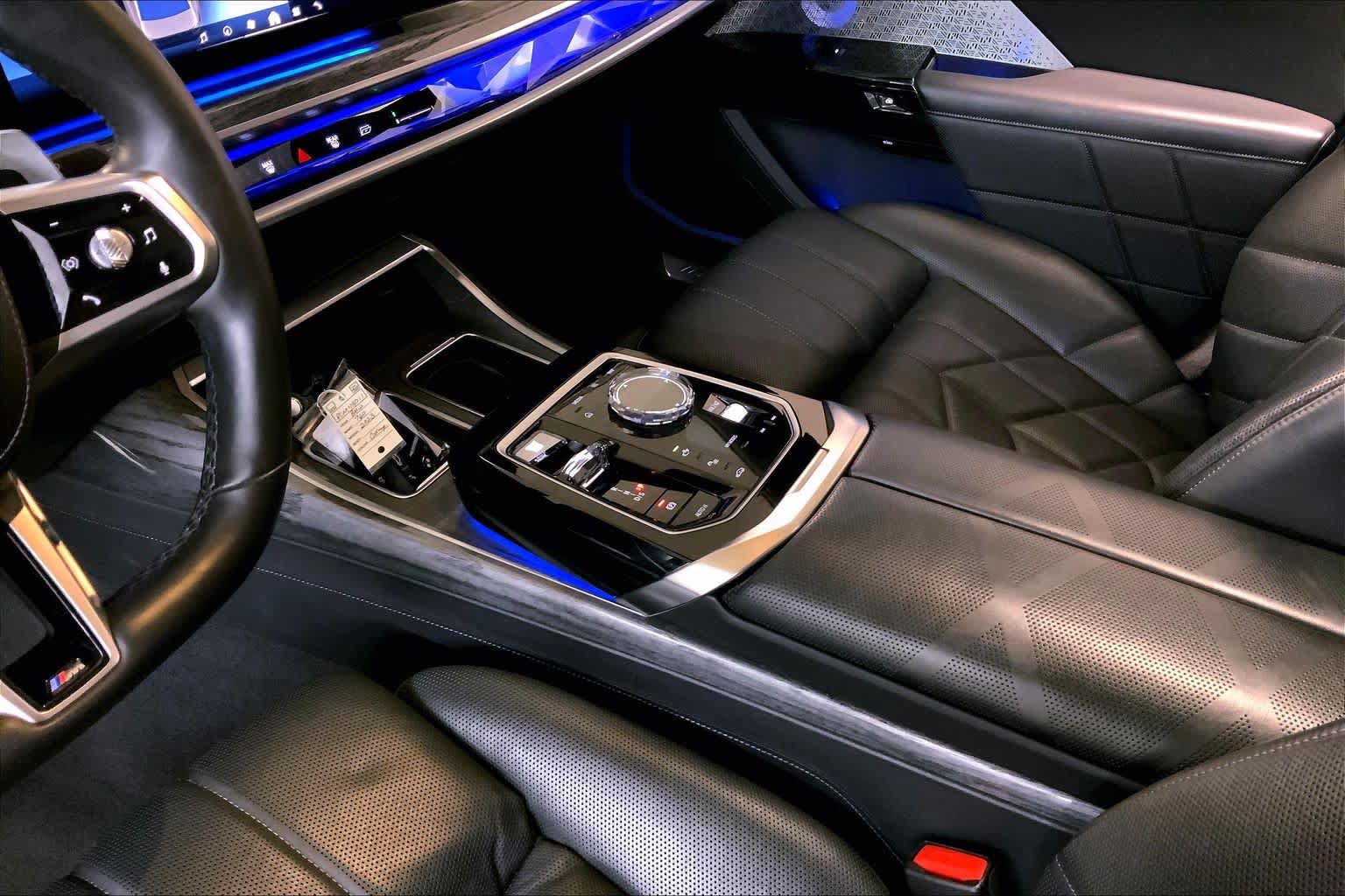 Used 2023 BMW 760i xDrive AWD/4WD image 17