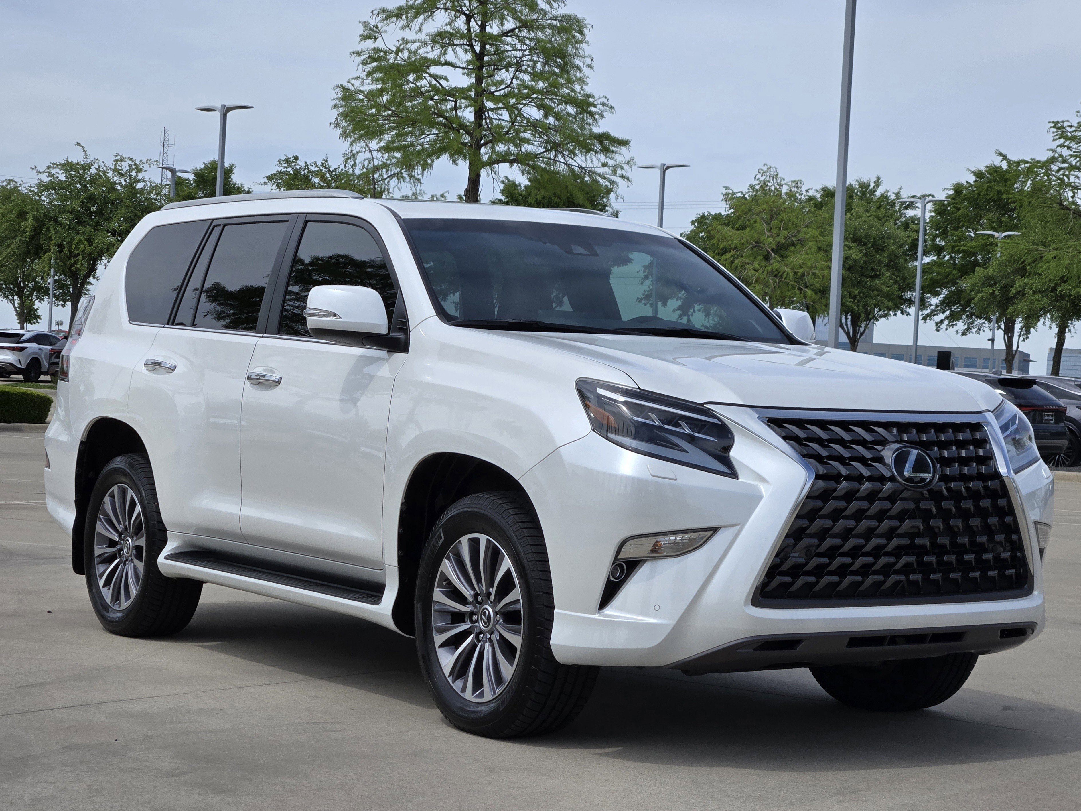 Used 2023 Lexus GX 460 Premium image 2