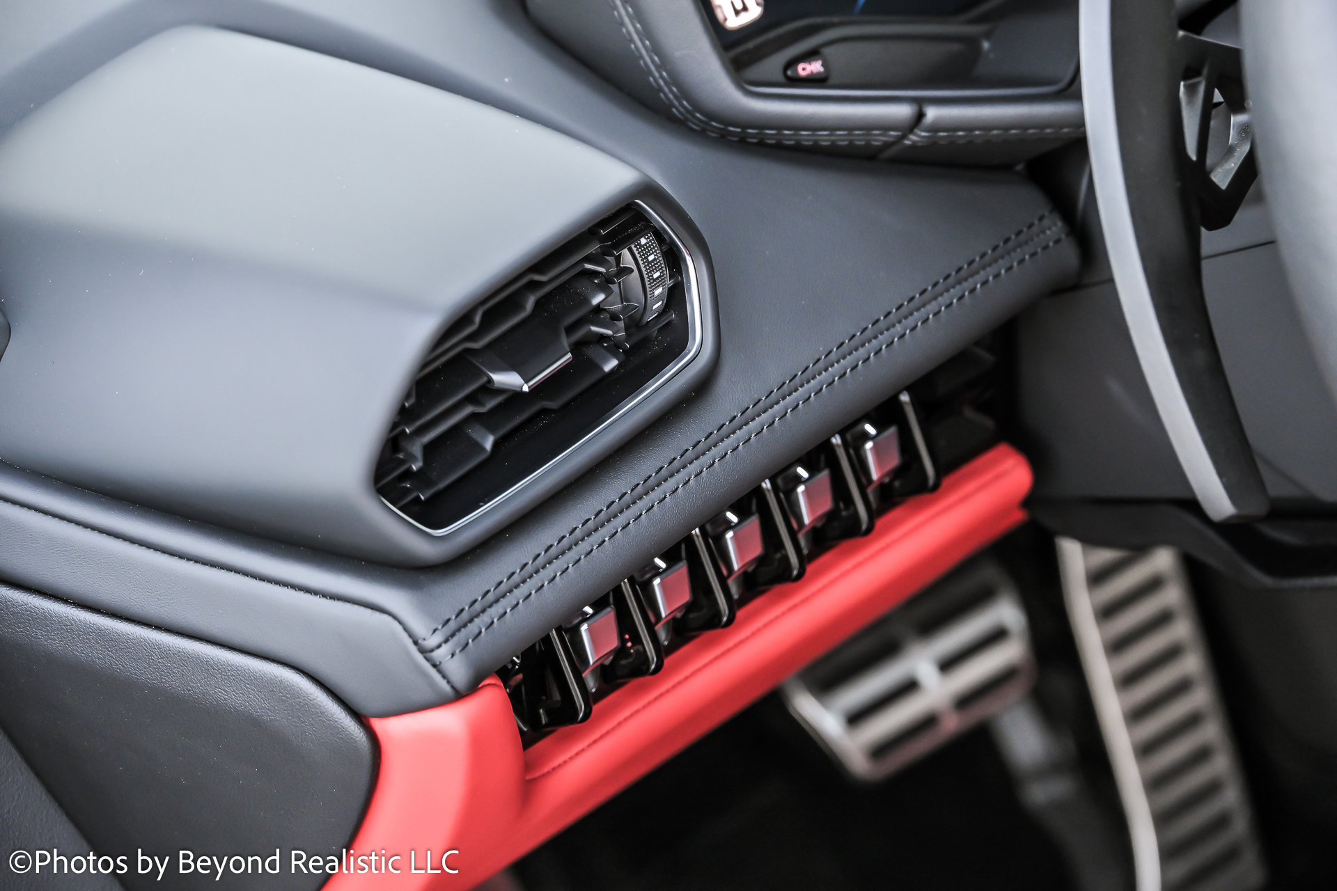 Used 2024 Lamborghini Huracan EVO image 27