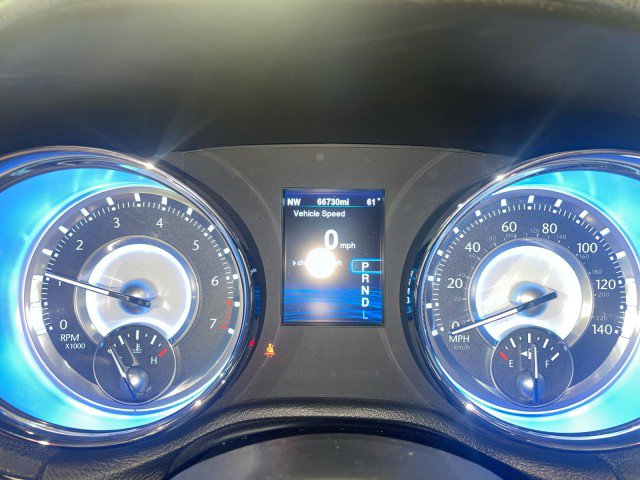 Used 2013 Chrysler 300 w/ Driver Convenience Group image 20