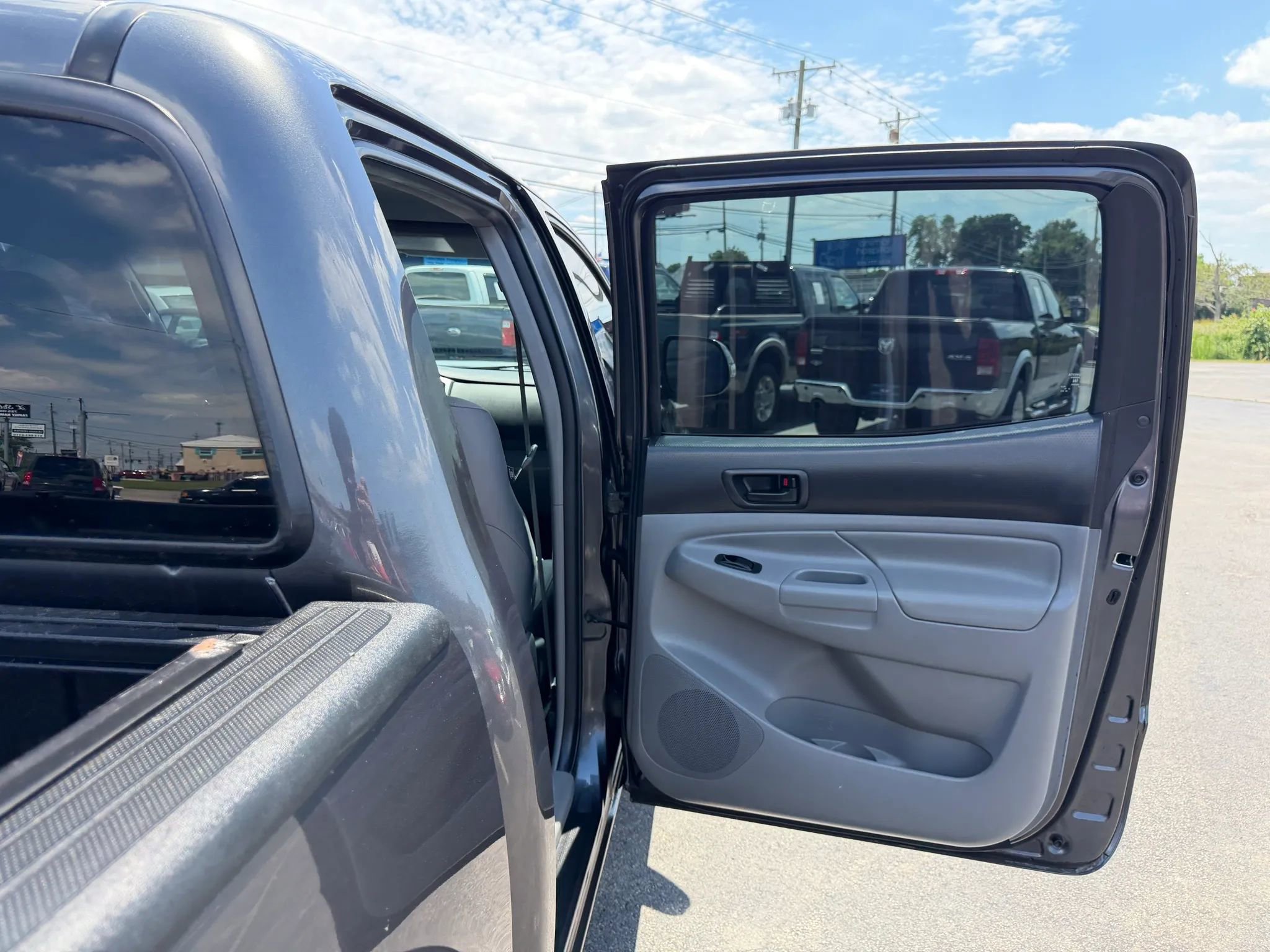 Used 2015 Toyota Tacoma 4x4 Double Cab w/ TRD Sport Package image 33
