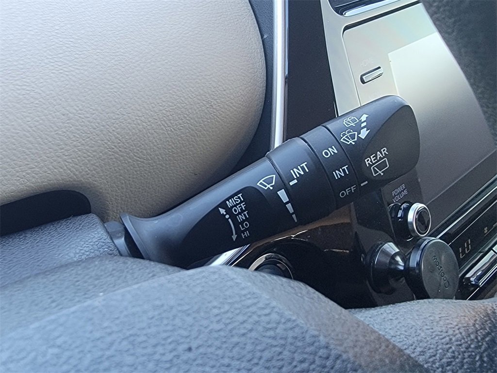 Used 2020 Toyota Prius LE image 35