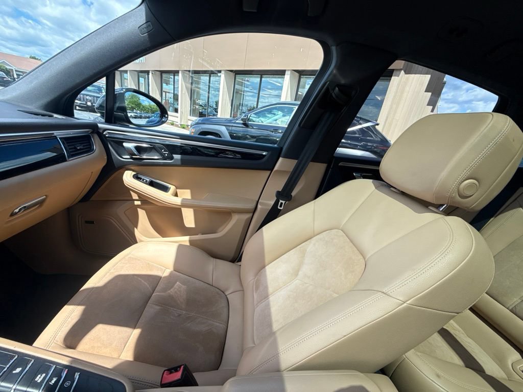 Used 2017 Porsche Macan AWD/4WD image 25
