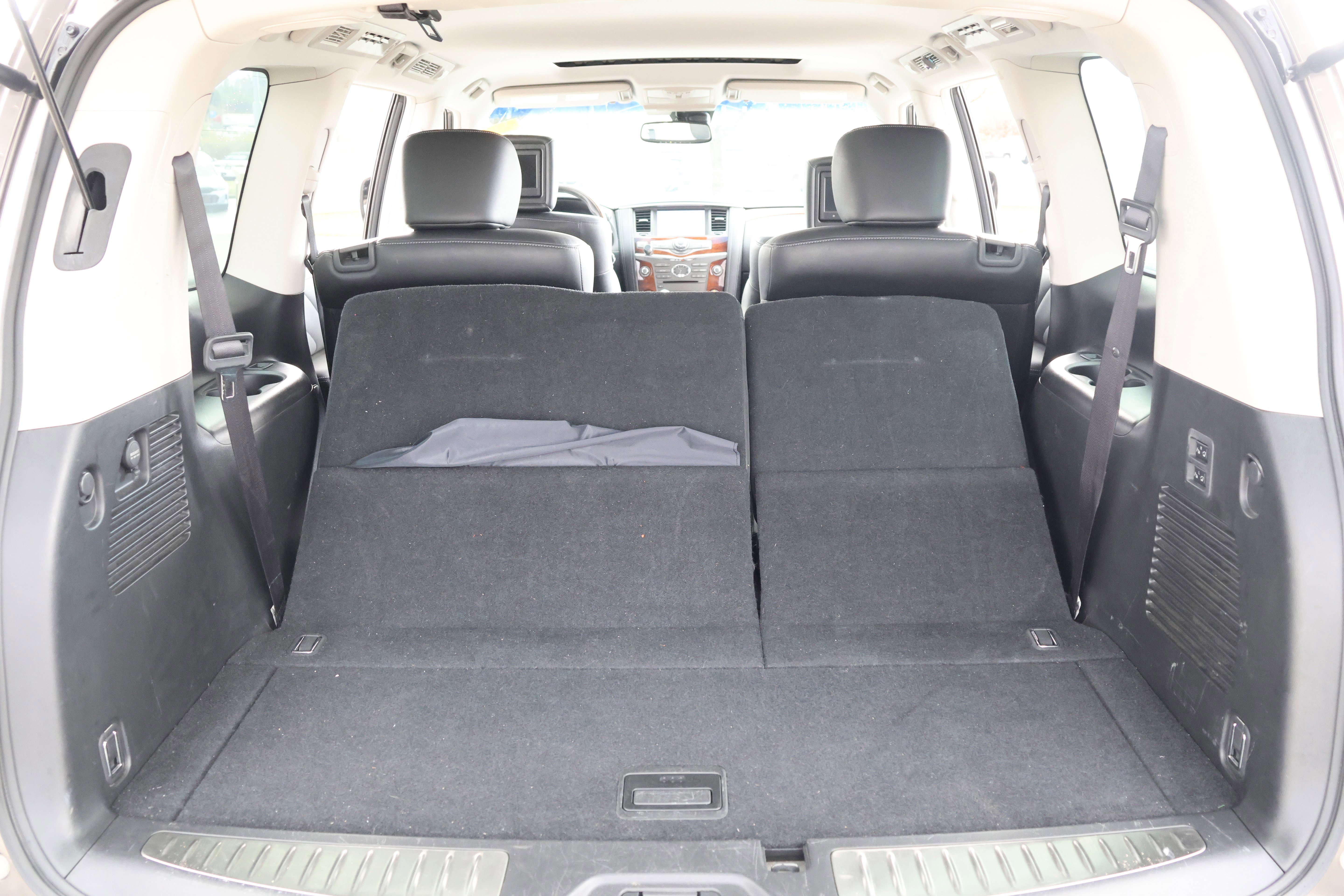 Used 2017 INFINITI QX80 2WD w/ Deluxe Technology Package image 38