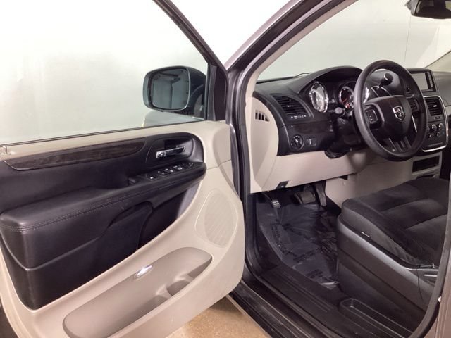Used 2020 Dodge Grand Caravan SE FWD image 9