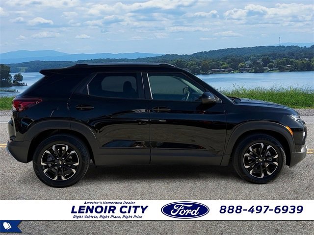 Used 2021 Chevrolet TrailBlazer LT w/ Sun and Liftgate Package image 8