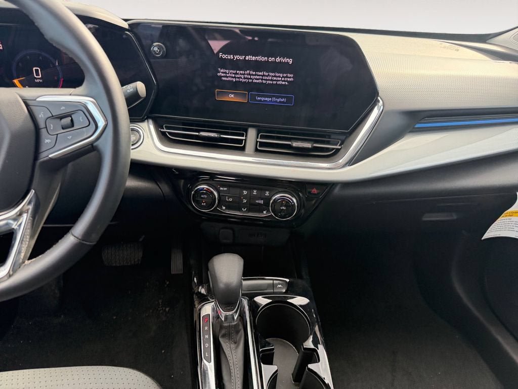 Certified 2025 Chevrolet Trax LT w/ LT Convenience Package FWD image 11