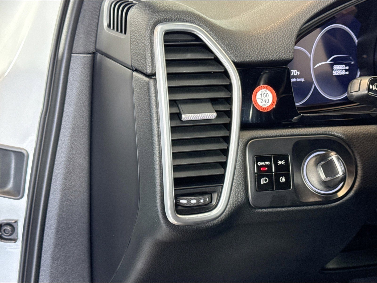 Used 2019 Porsche Cayenne image 16