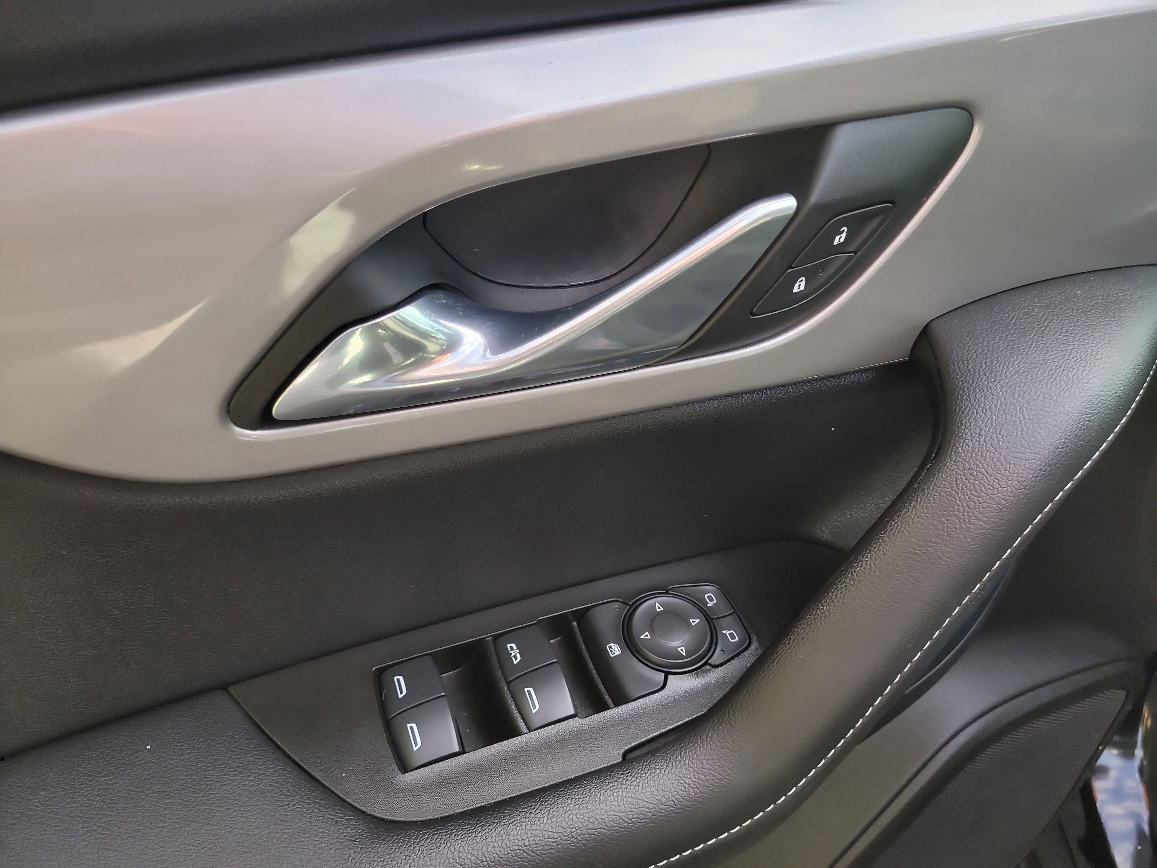 Used 2024 Chevrolet Blazer LT w/ Redline Edition FWD image 18