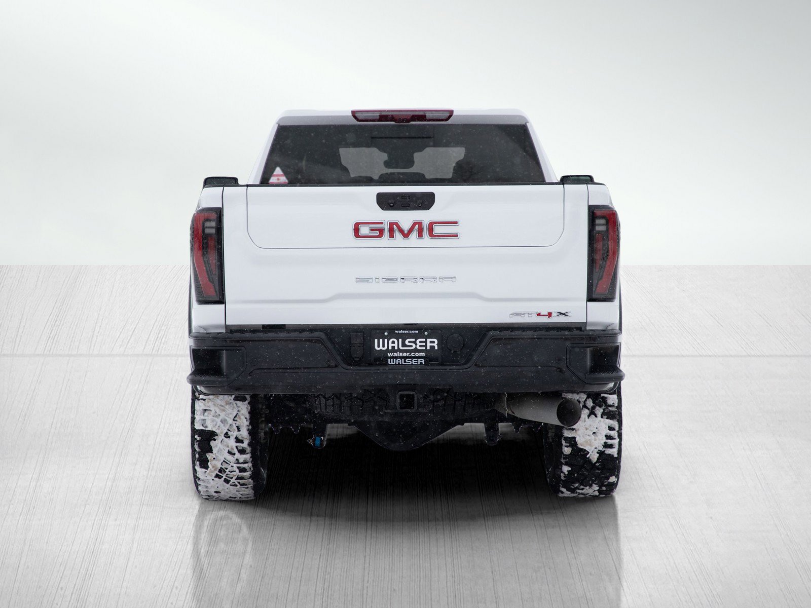 Used 2025 GMC Sierra 2500 AT4X image 4
