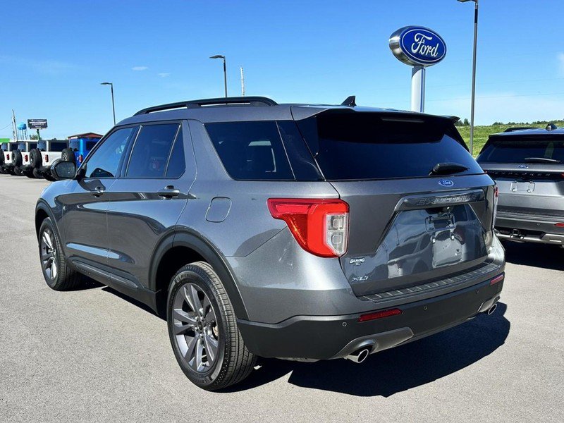 Used 2024 Ford Explorer XLT w/ Equipment Group 202A AWD/4WD image 6
