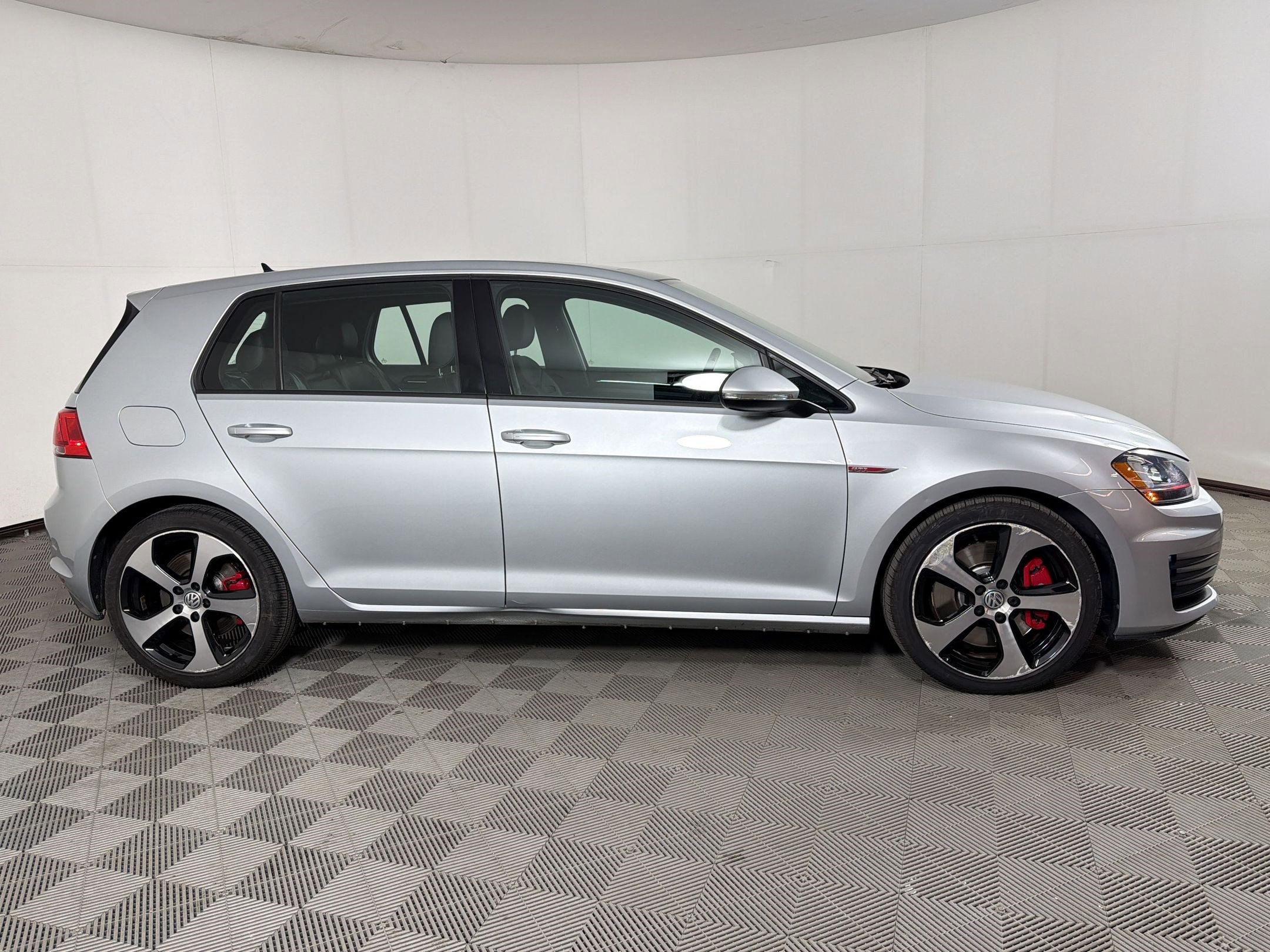 Used 2017 Volkswagen GTI Autobahn image 8