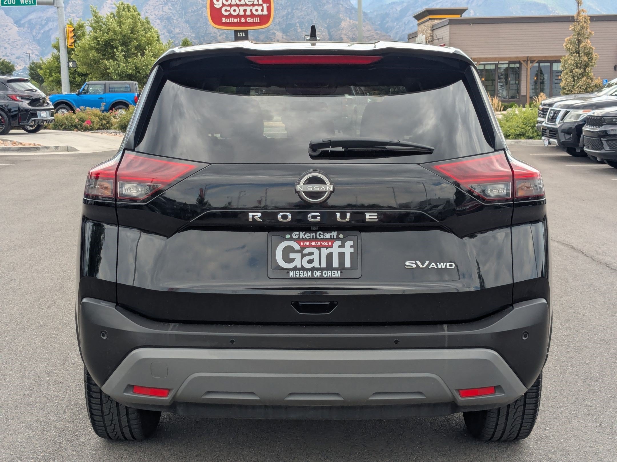 Used 2023 Nissan Rogue SV AWD/4WD image 7