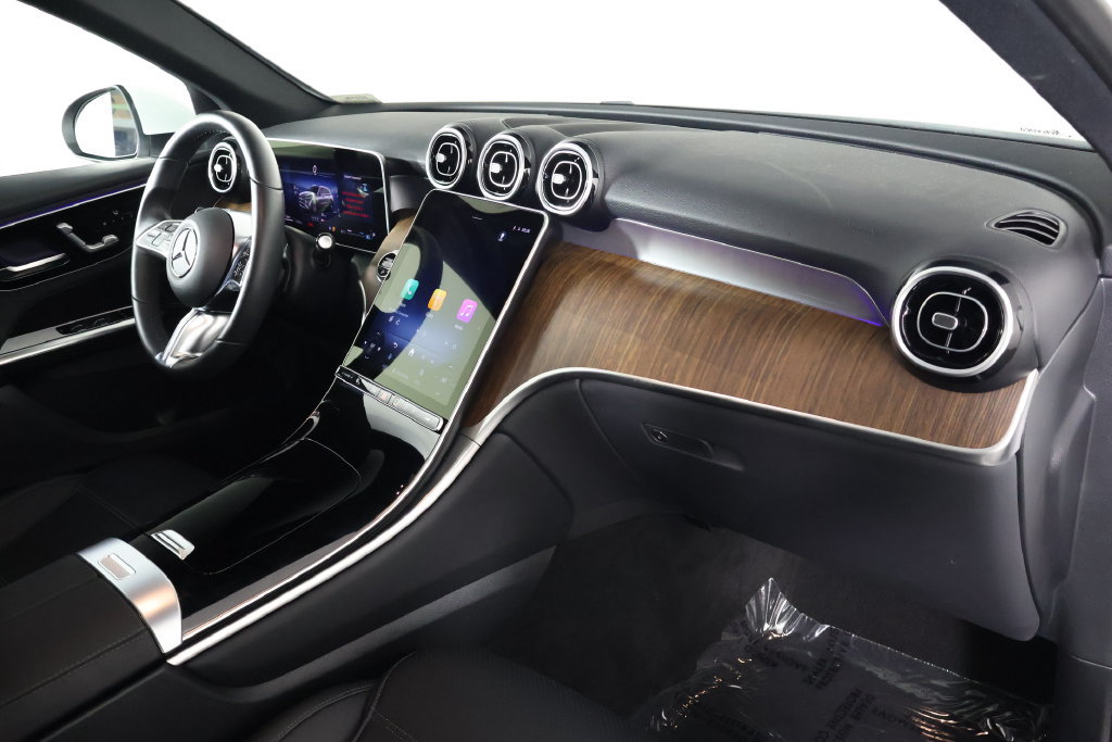 Certified 2026 Mercedes-Benz GLC 300 image 9