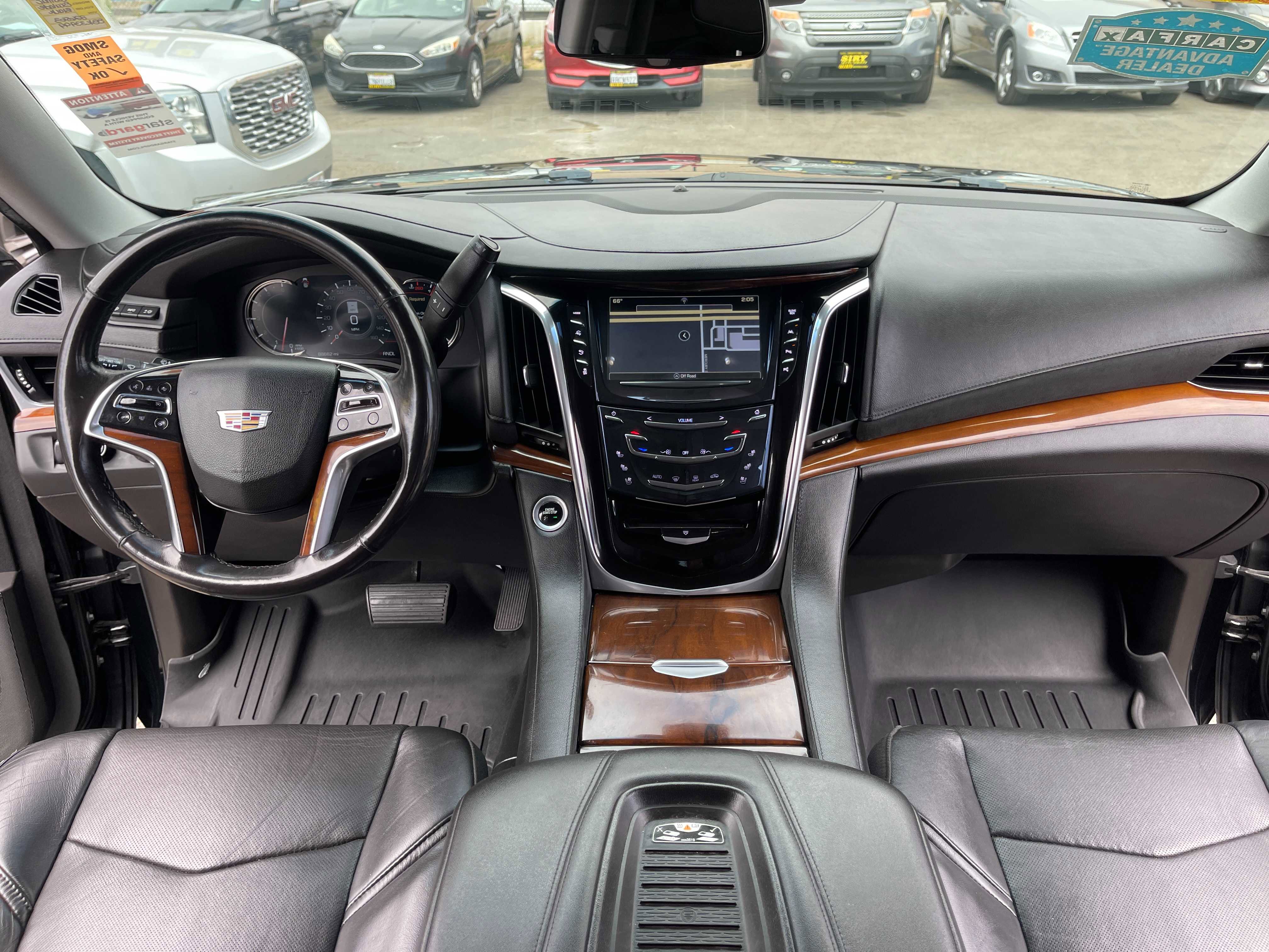 Used 2018 Cadillac Escalade ESV Premium Luxury AWD/4WD image 21