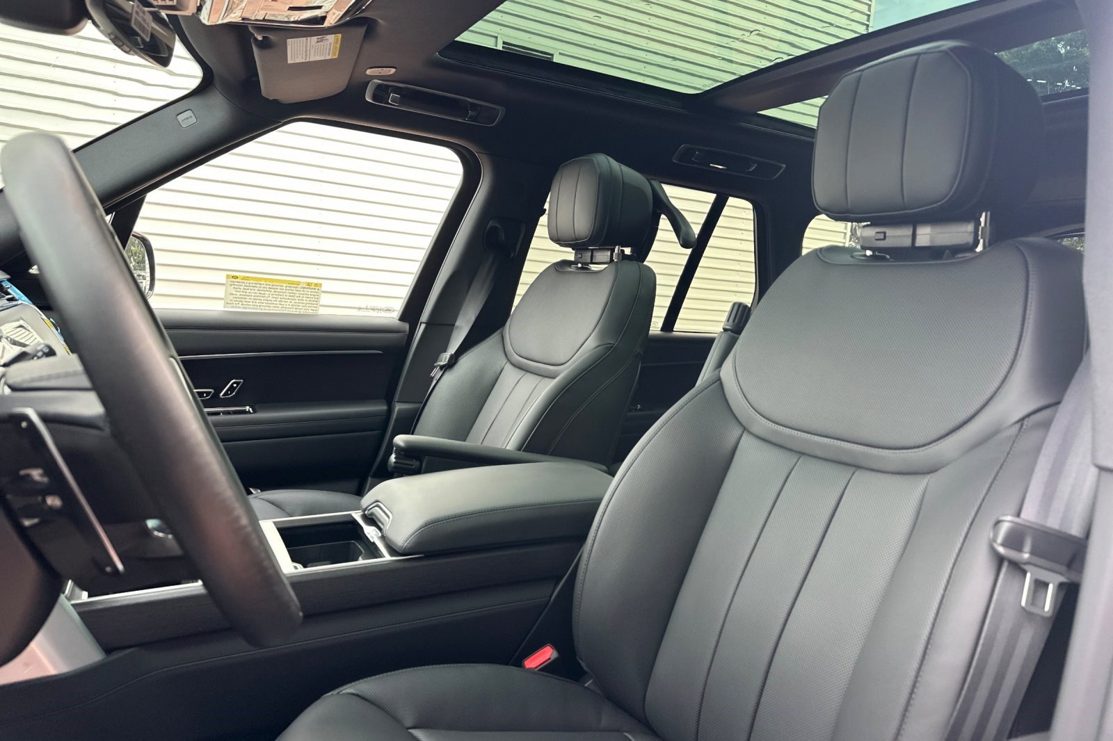 New 2026 Land Rover Range Rover SE image 6