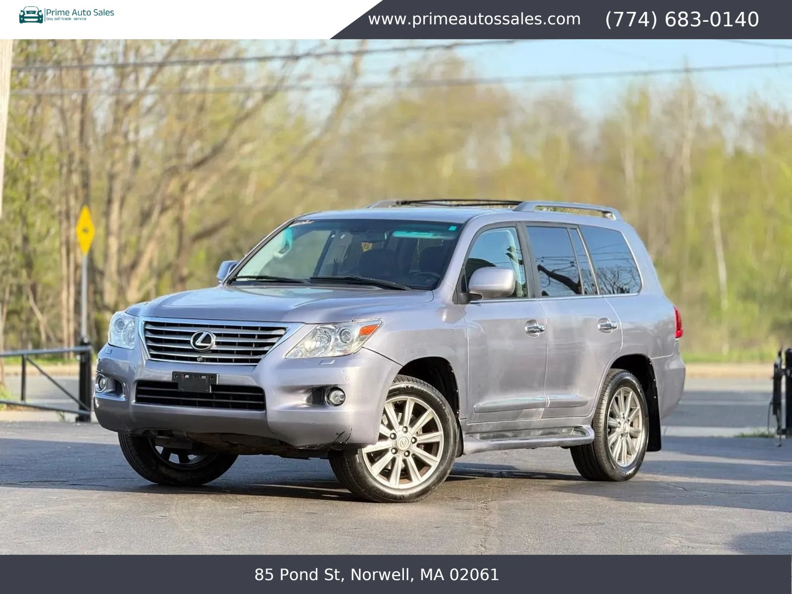 Used 2011 Lexus LX 570 4WD w/ Luxury Pkg image 3