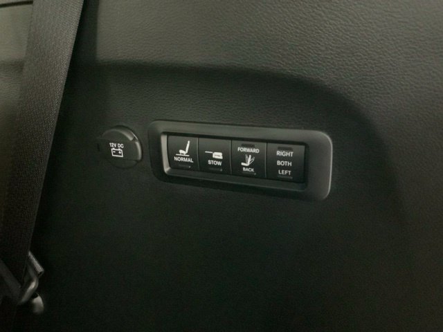 Used 2024 Chrysler Pacifica Pinnacle AWD/4WD image 41