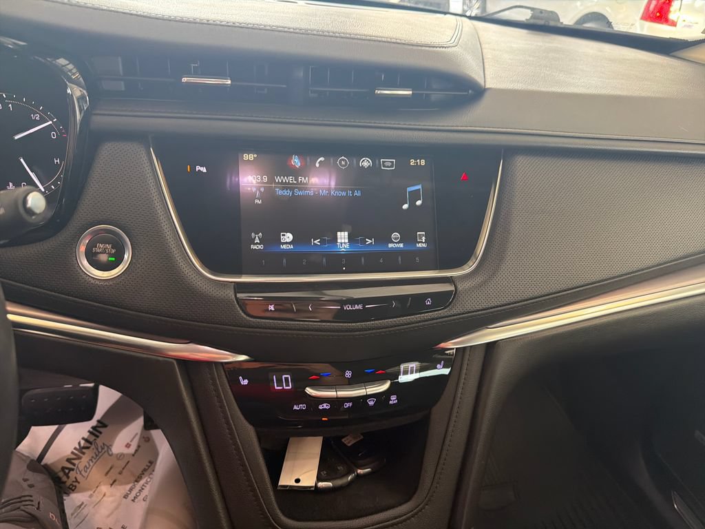 Used 2018 Cadillac XT5 Luxury w/ Driver Awareness Package AWD/4WD image 21