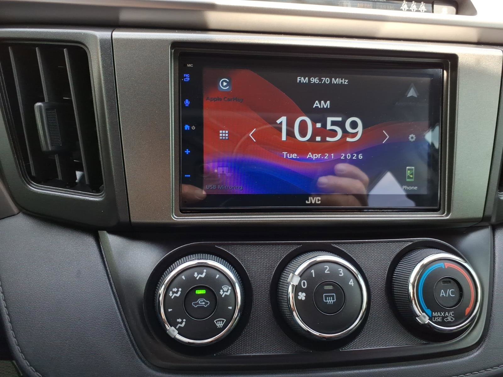 Used 2018 Toyota RAV4 LE FWD image 16