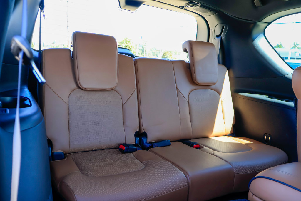 Used 2023 INFINITI QX80 Sensory w/ Cargo Package AWD/4WD image 11