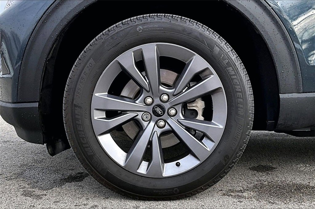 Used 2023 Ford Explorer XLT w/ Equipment Group 202A image 9