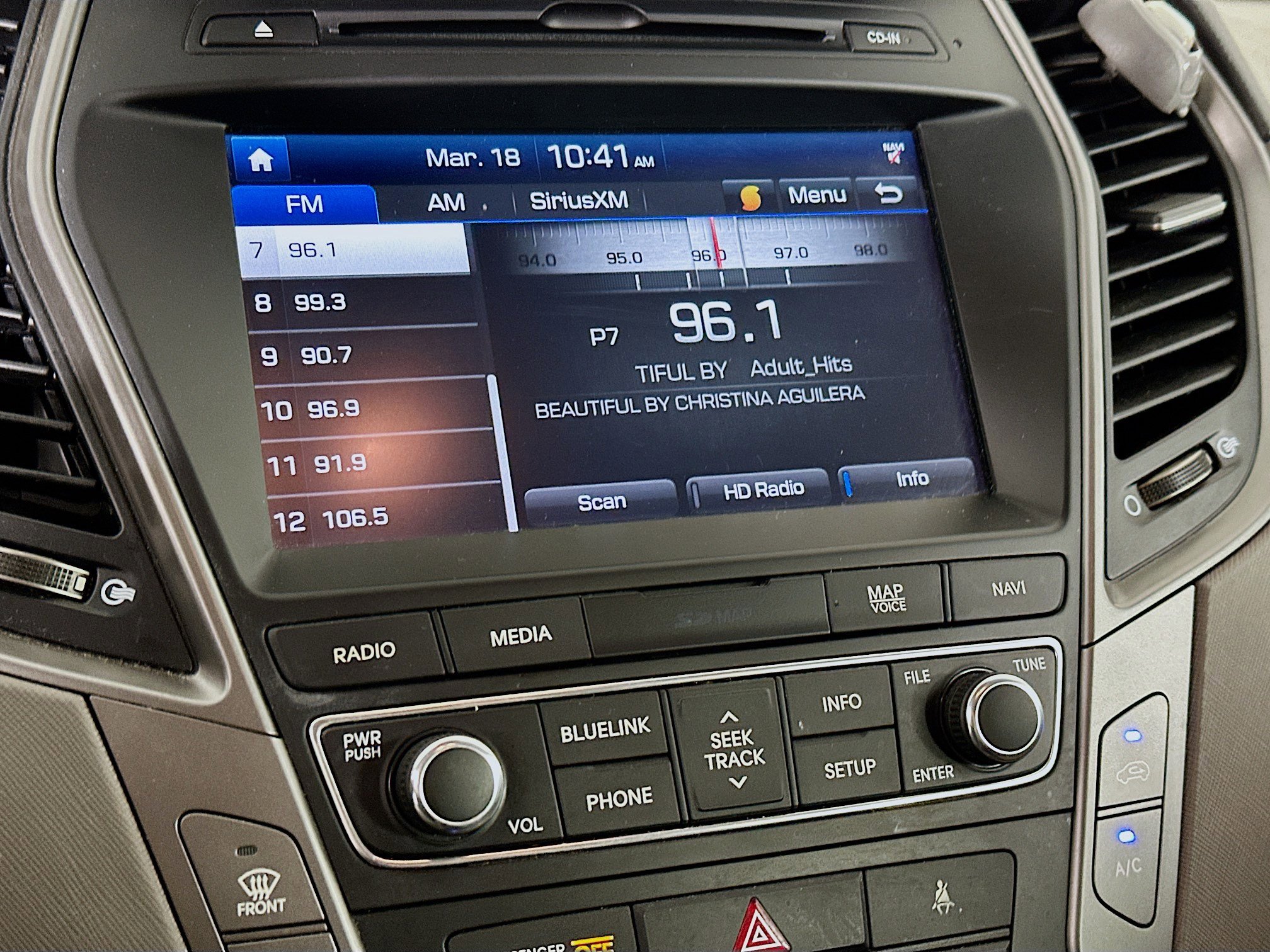 Used 2017 Hyundai Santa Fe Sport image 21