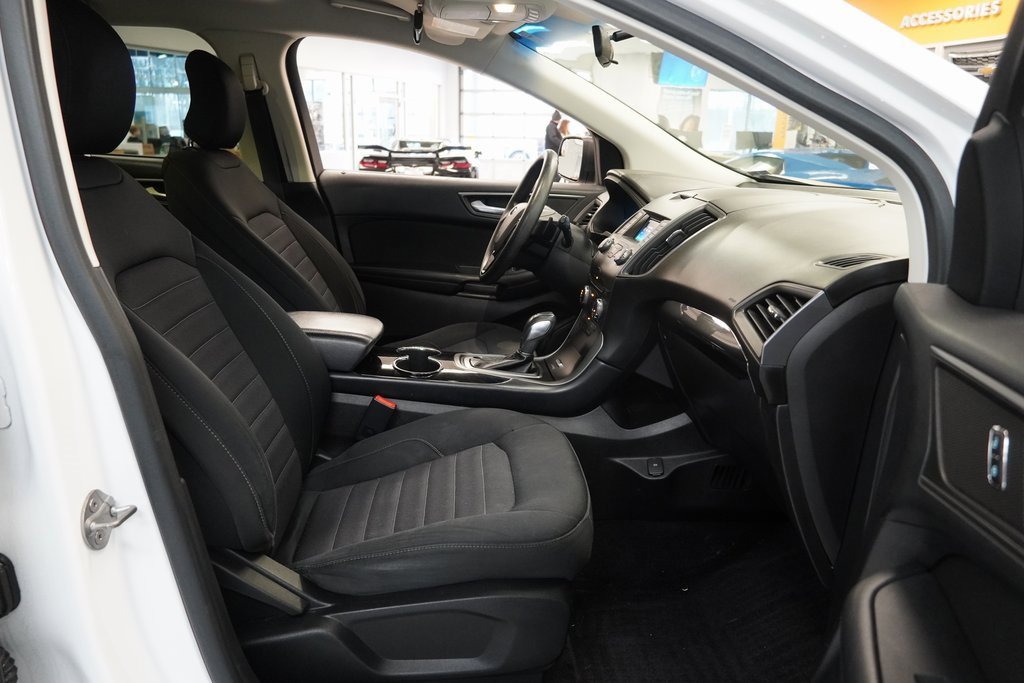 Used 2015 Ford Edge SE image 32