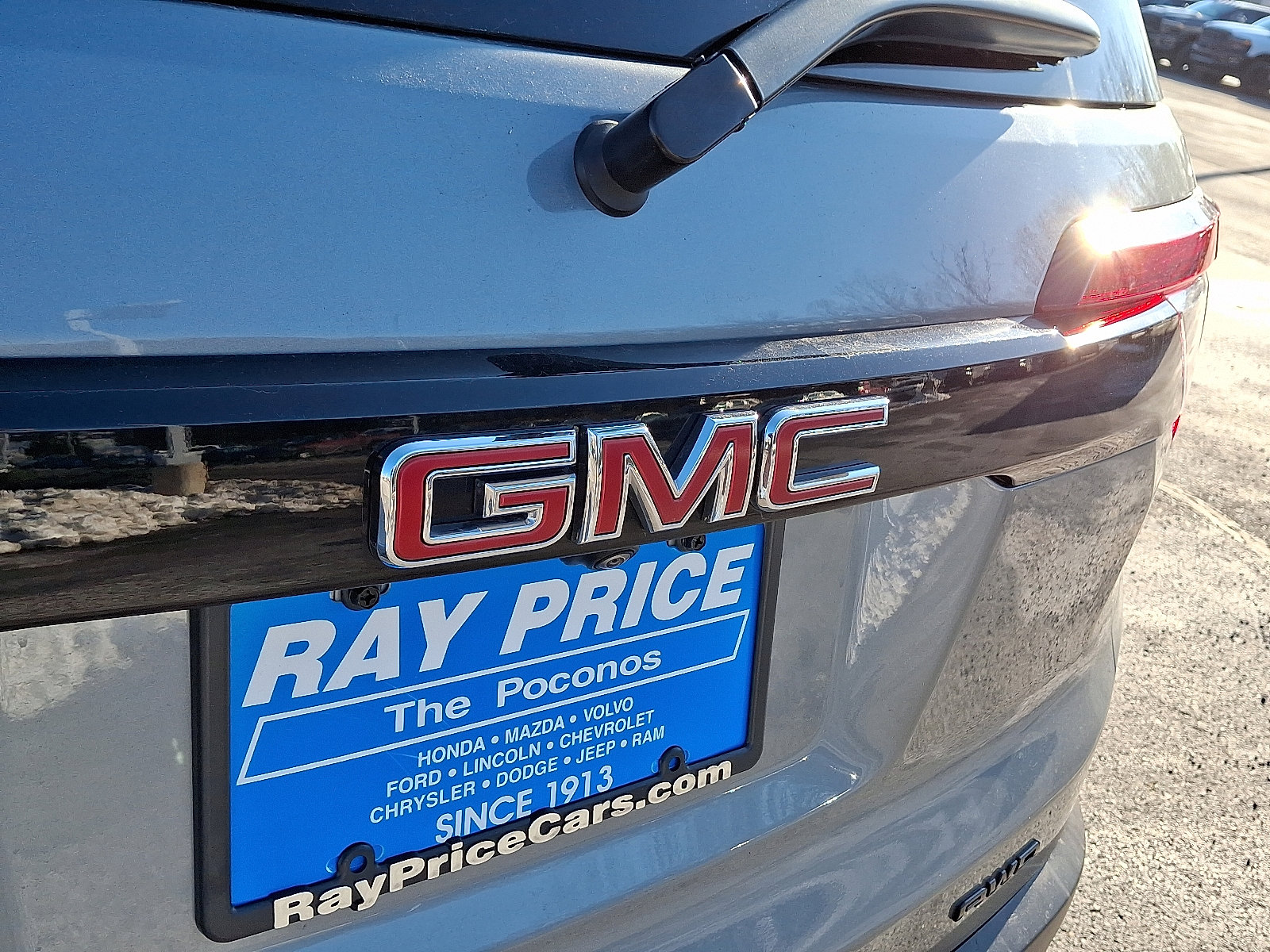 Certified 2023 GMC Acadia SLT w/ Elevation Edition image 33