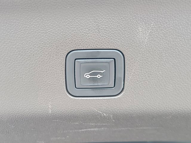 Used 2024 Chevrolet Suburban LT RWD image 12