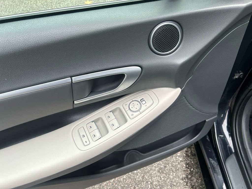 Used 2025 Hyundai Sonata SEL FWD image 14