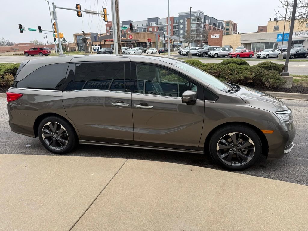 Used 2022 Honda Odyssey Elite image 4