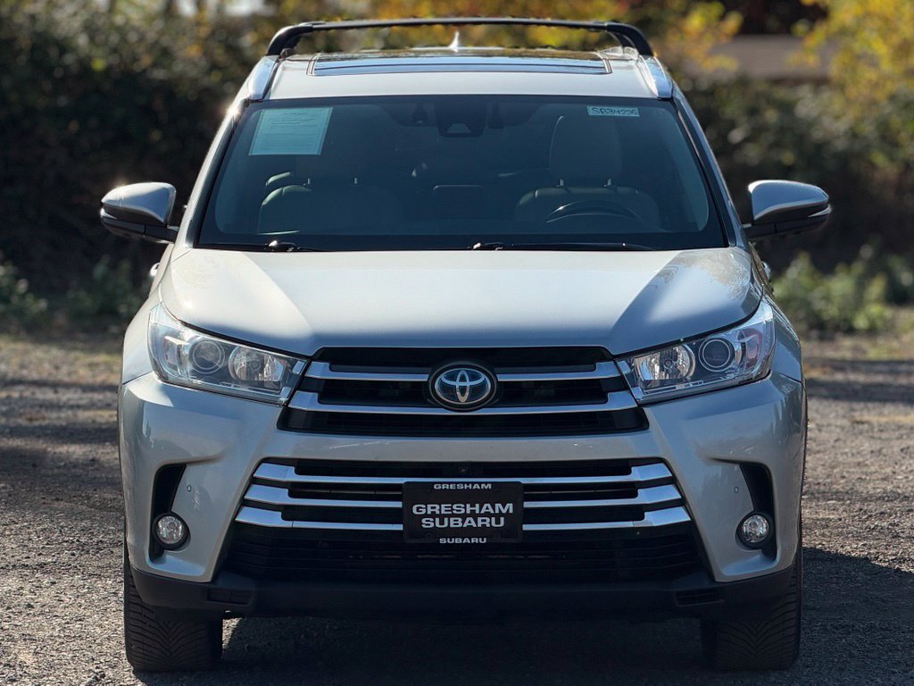 Used 2017 Toyota Highlander Limited Platinum AWD/4WD image 2