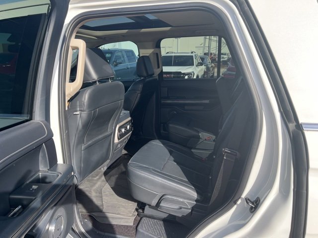 Used 2023 Ford Expedition XLT image 11