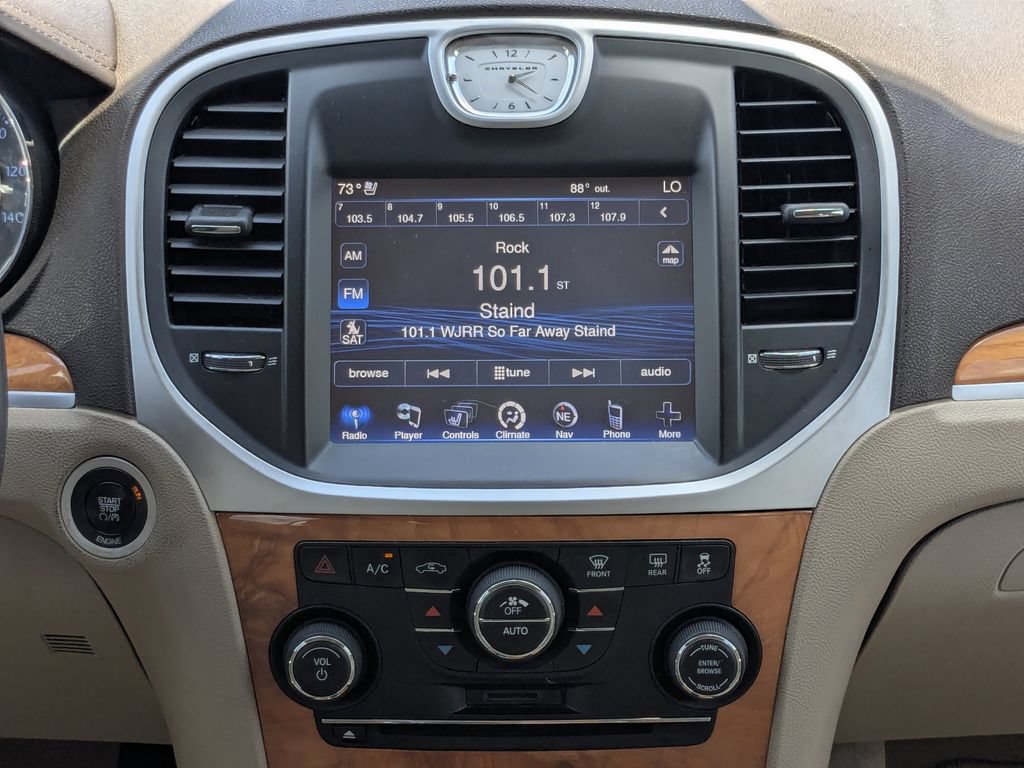 Used 2014 Chrysler 300 C RWD image 22