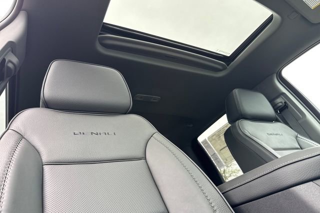 New 2026 GMC Sierra 2500 Denali w/ Denali Reserve Package image 18