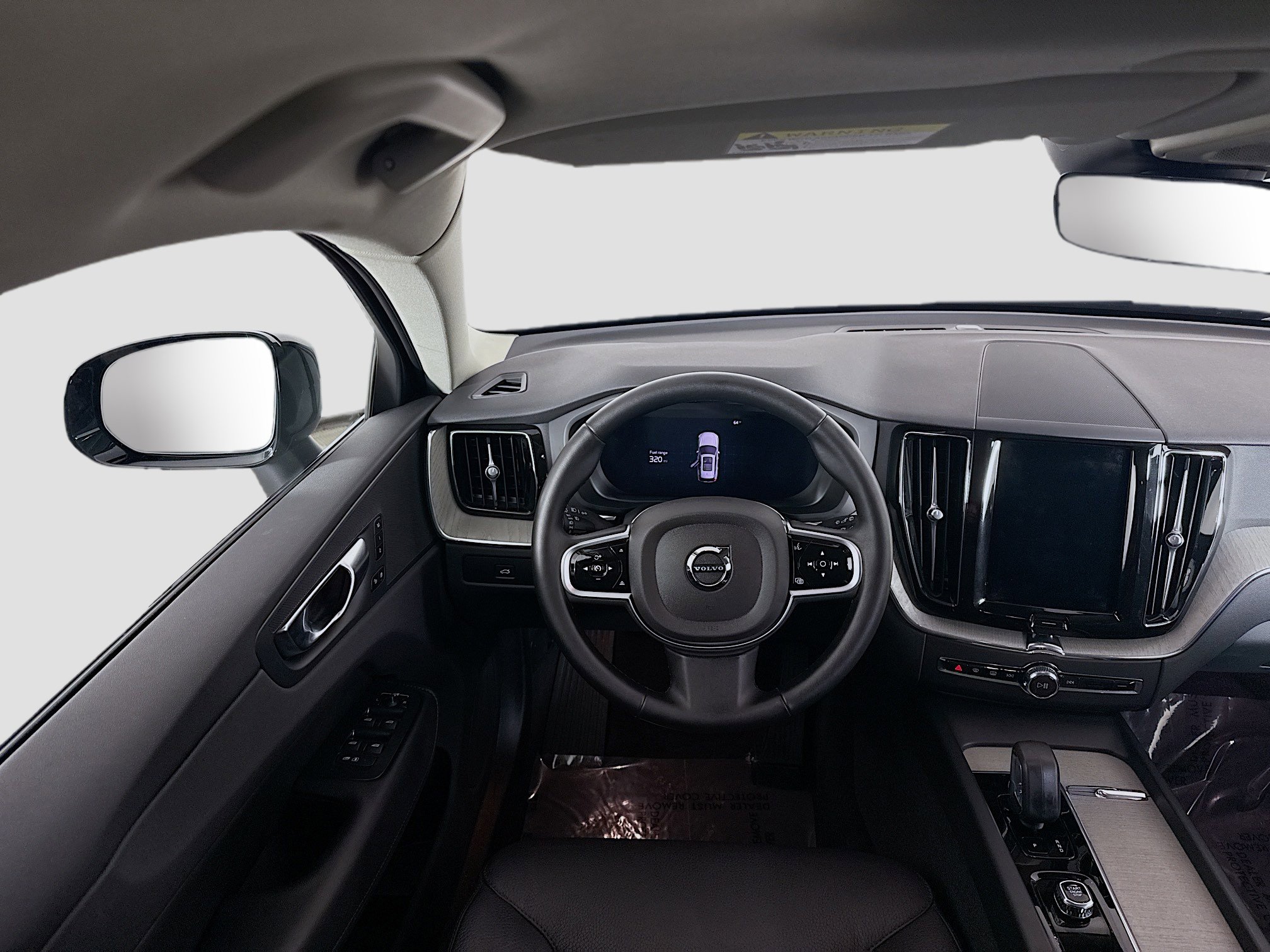 Used 2025 Volvo XC60 B5 Plus image 17