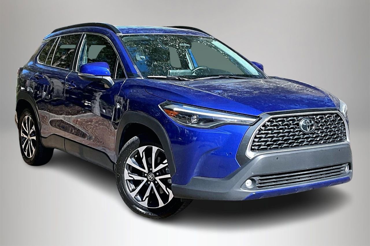 Used 2024 Toyota Corolla Cross XLE image 2