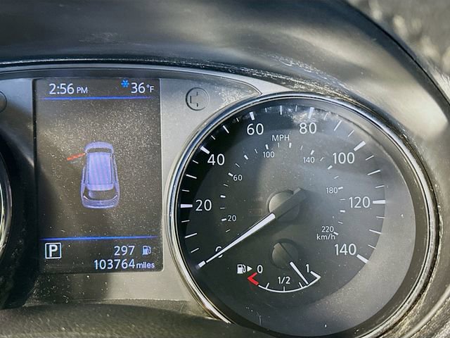 Used 2018 Nissan Rogue SV w/ Premium Package image 15