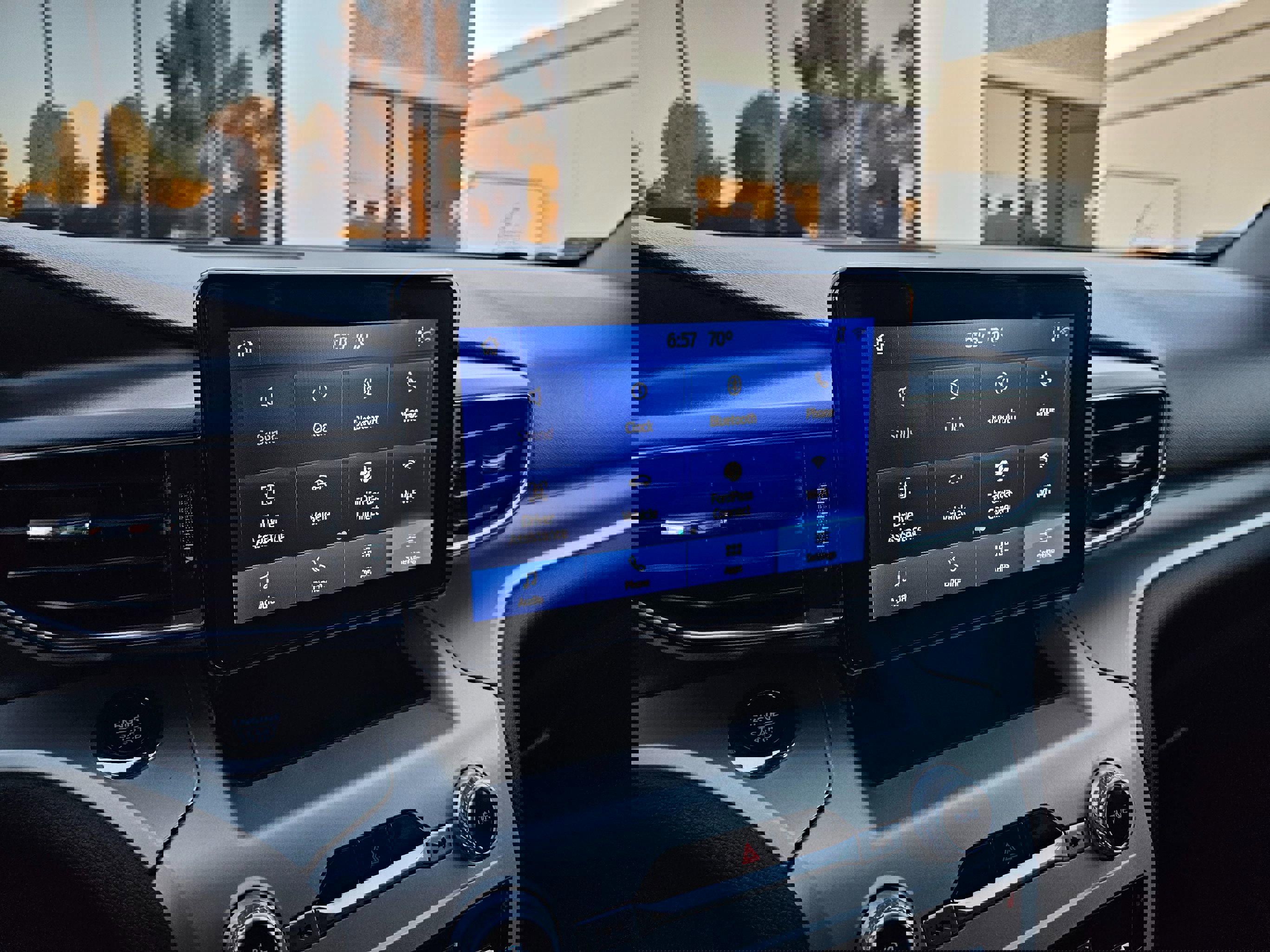 Used 2022 Ford Explorer XLT w/ Equipment Group 202A RWD image 34