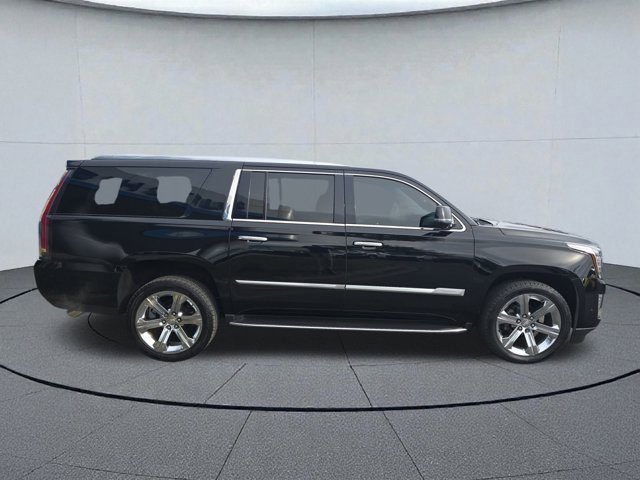 Used 2018 Cadillac Escalade ESV Premium Luxury image 6