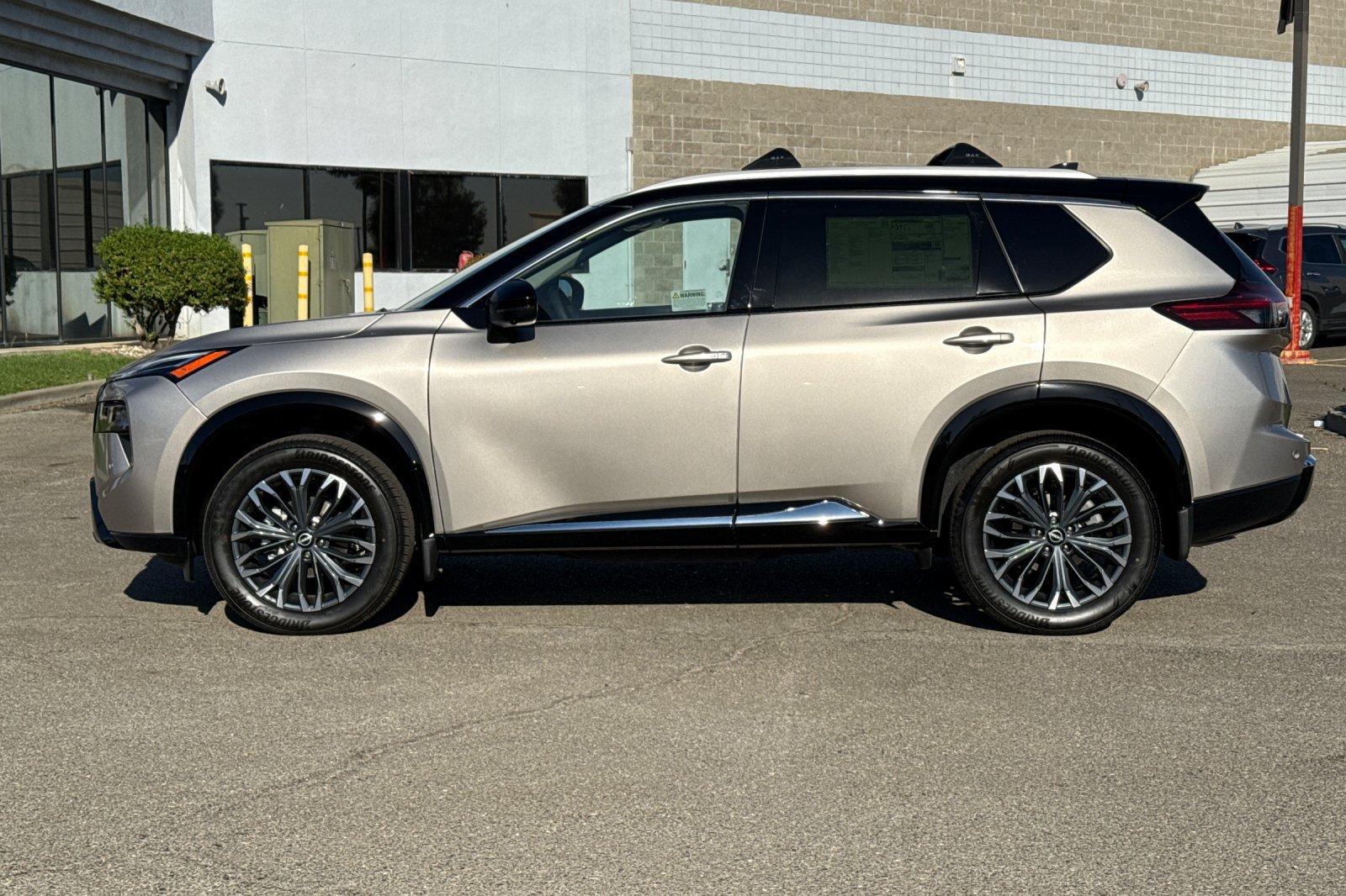 New 2026 Nissan Rogue Platinum AWD/4WD image 9