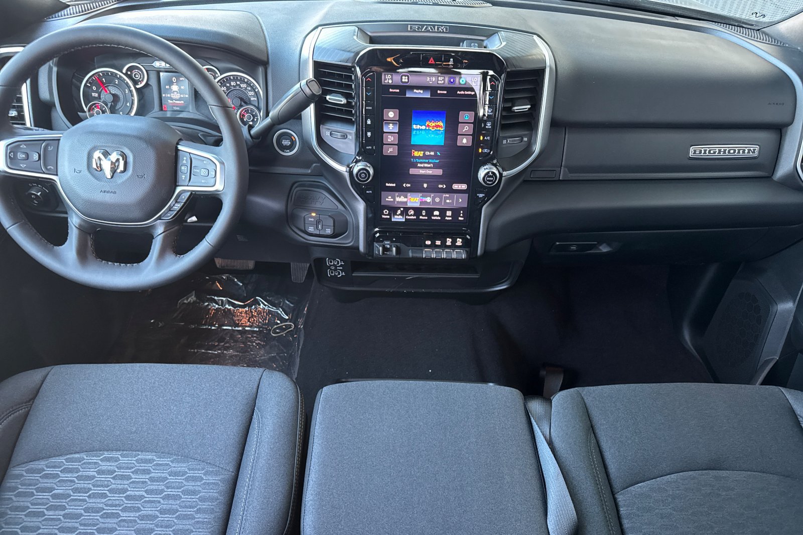 New 2027 RAM 3500 Big Horn AWD/4WD image 12