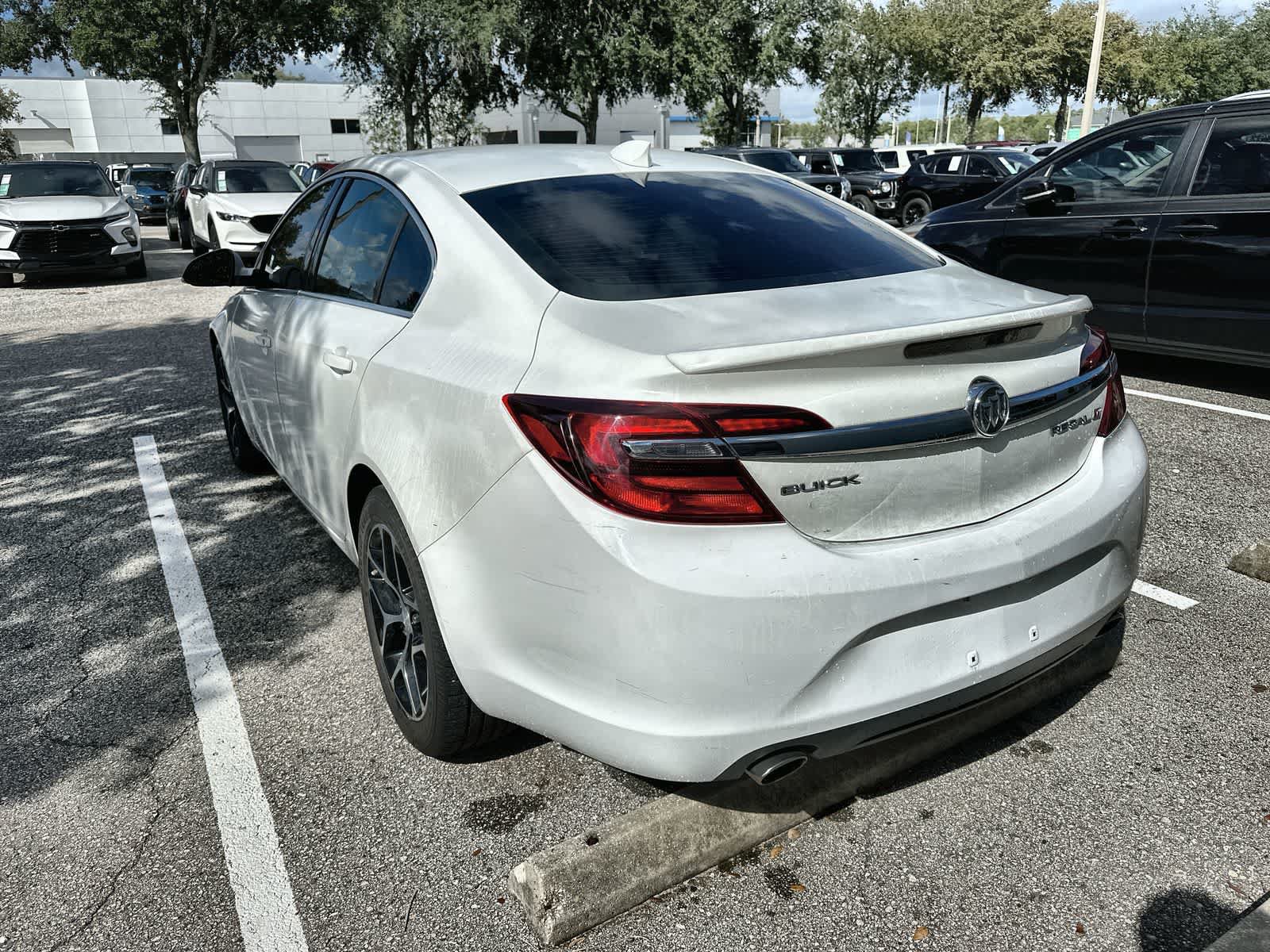 Used 2017 Buick Regal Sport Touring FWD image 6