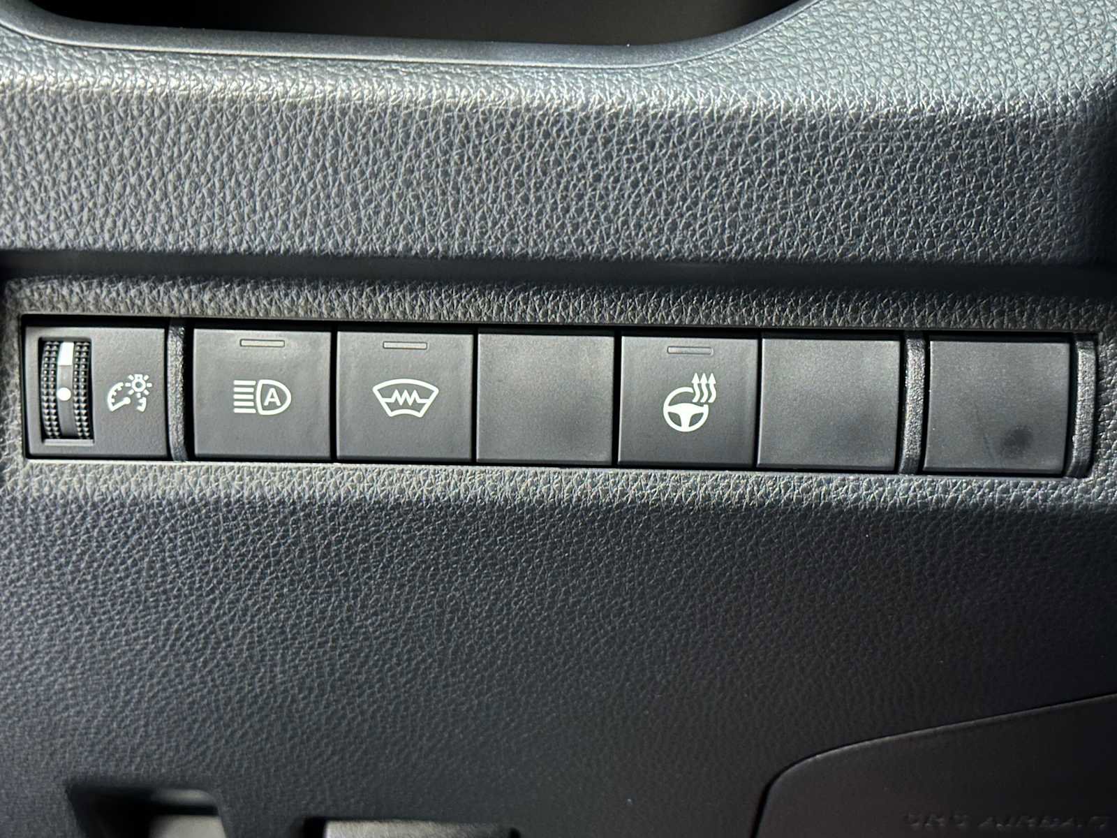 Used 2025 Toyota RAV4 XLE w/ Weather Package image 32