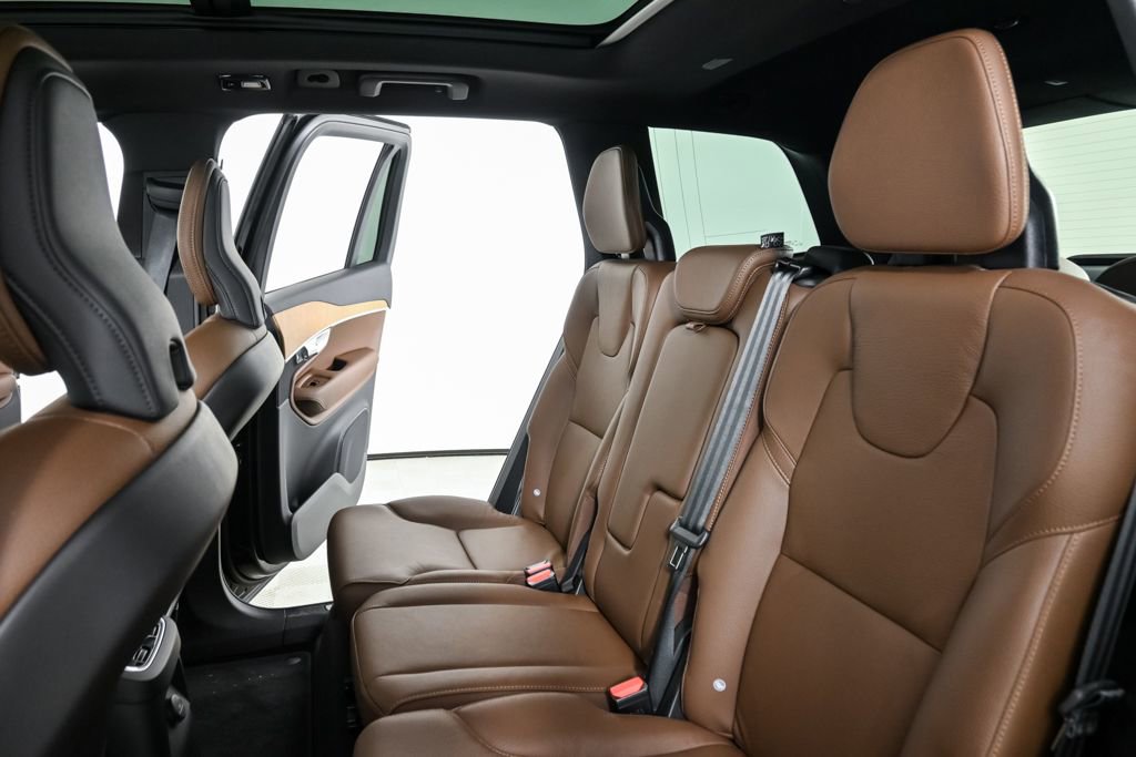 Certified 2024 Volvo XC90 T8 Core image 22