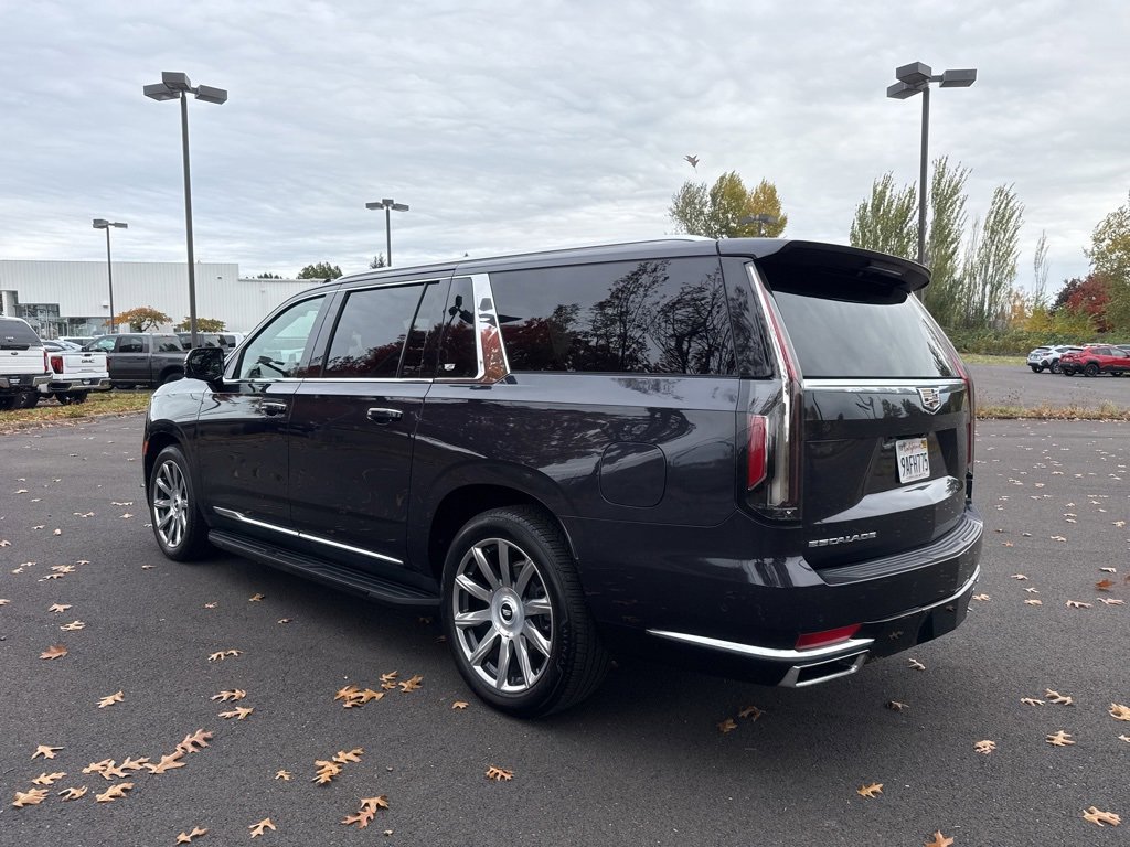 Used 2022 Cadillac Escalade ESV Premium Luxury Platinum image 5