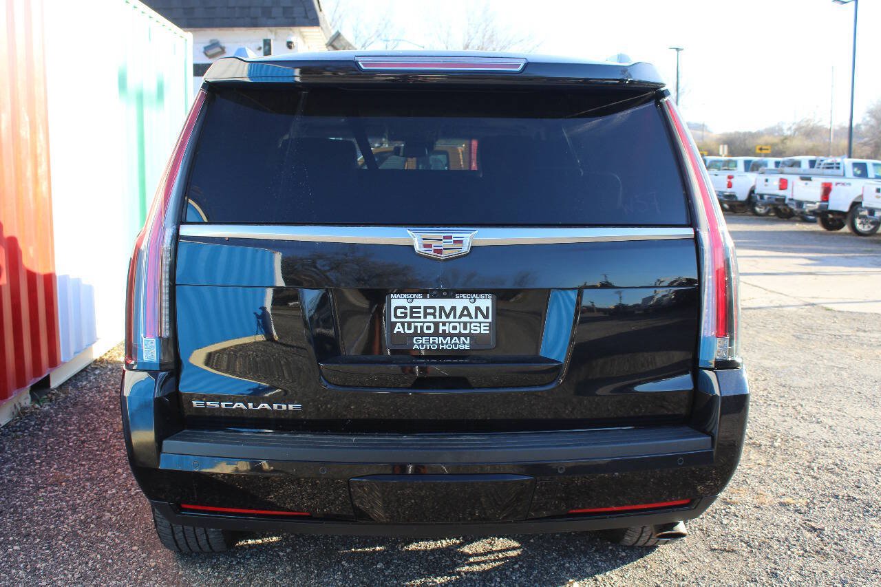 Used 2017 Cadillac Escalade Luxury AWD/4WD image 7