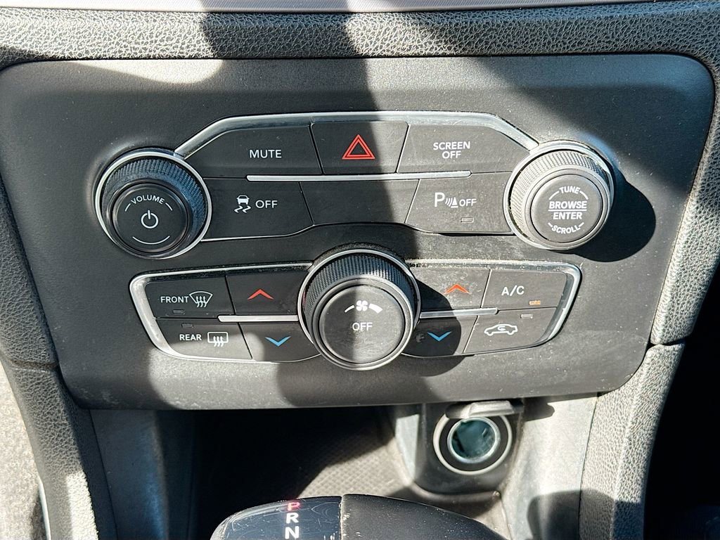 Used 2023 Dodge Charger SXT w/ Blacktop Package image 12