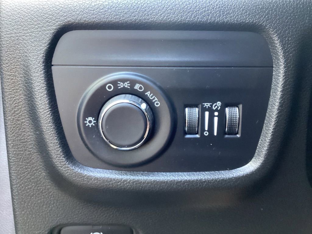 Used 2025 Jeep Grand Cherokee L Altitude image 66